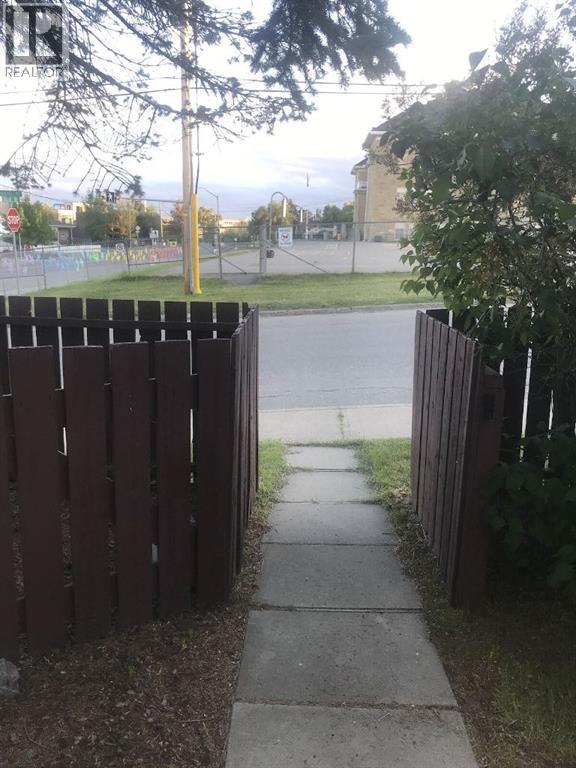 Single Family House Bi-level for Sale in  Spiller Road SE Ramsay Calgary 