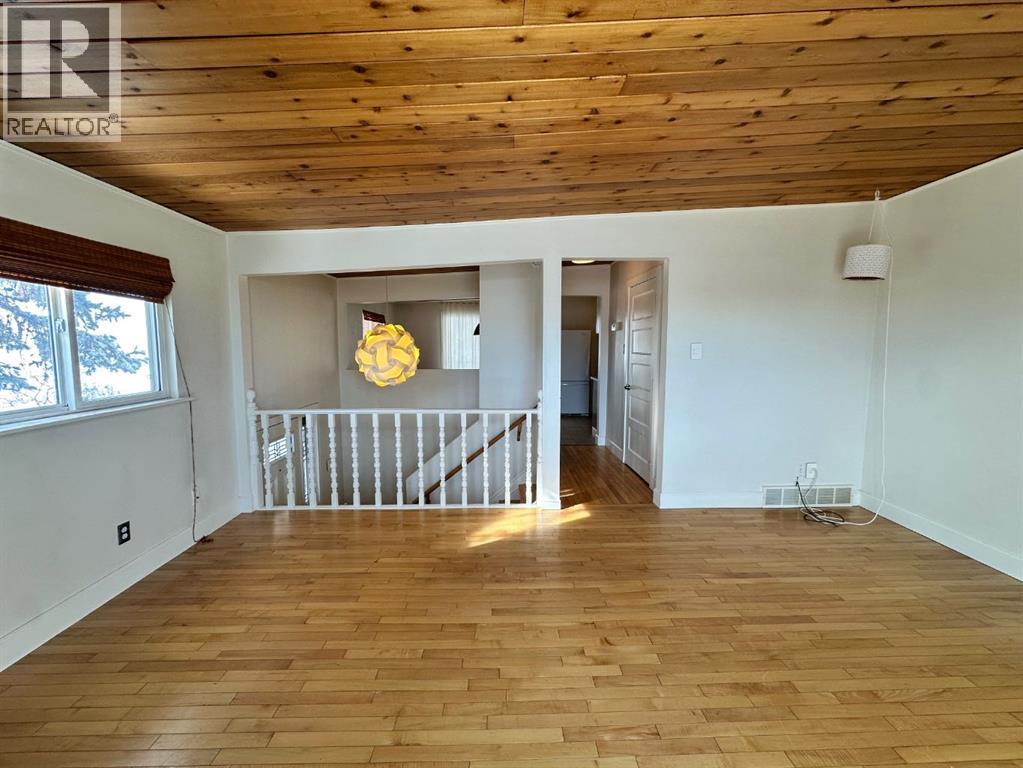 Single Family House Bi-level for Sale in  Spiller Road SE Ramsay Calgary 