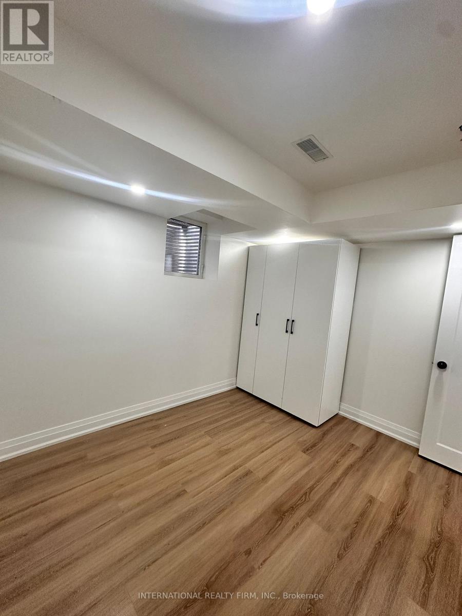 4 JOSHUA COURT - 32