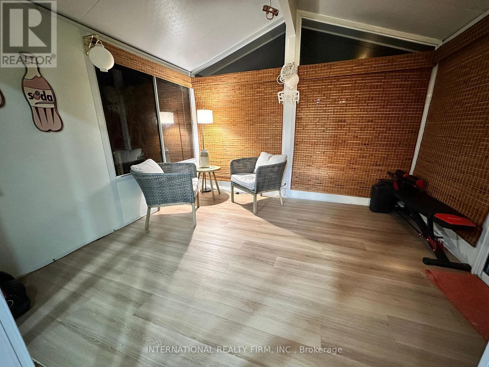 4 JOSHUA COURT - 35