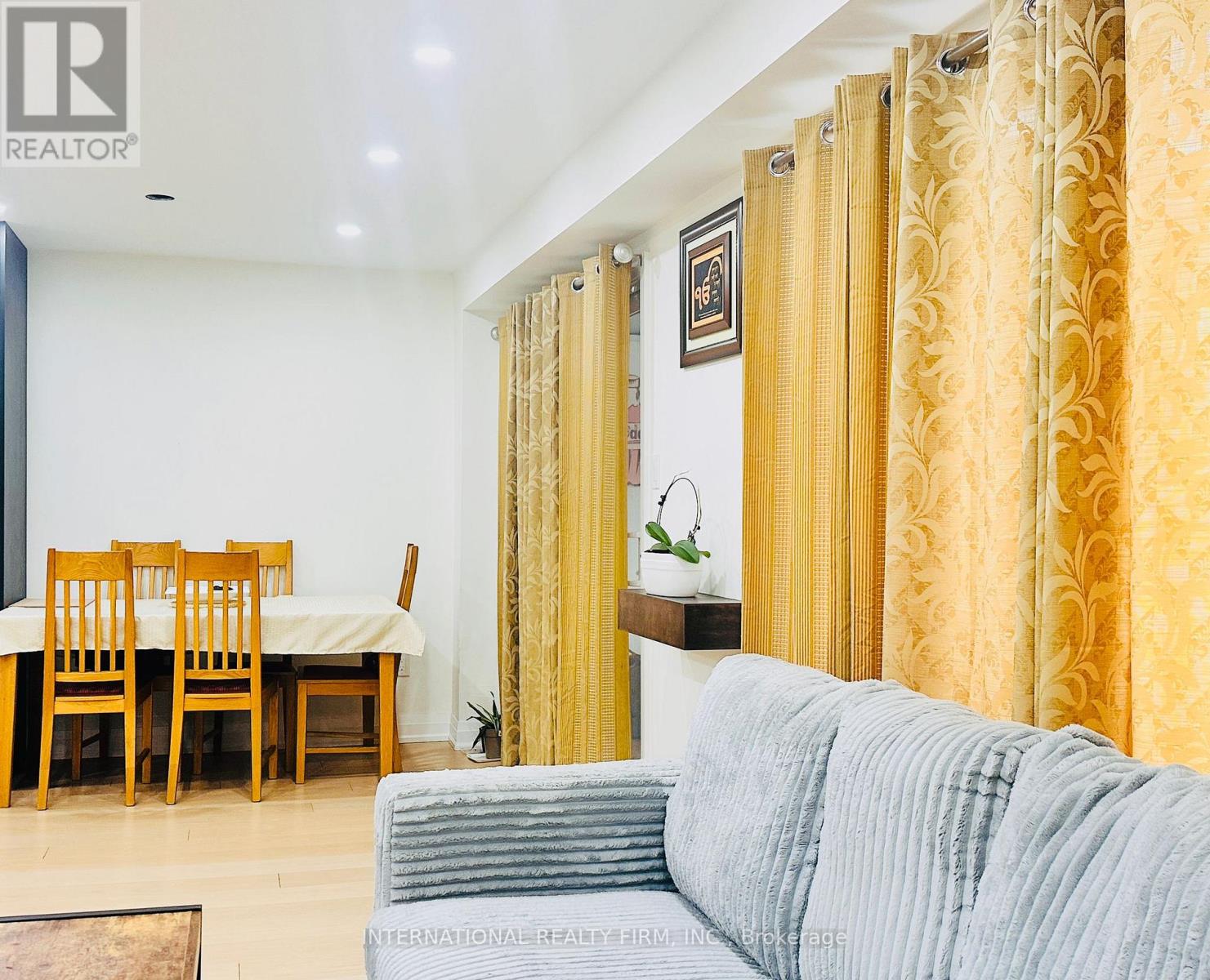 4 JOSHUA COURT - 9