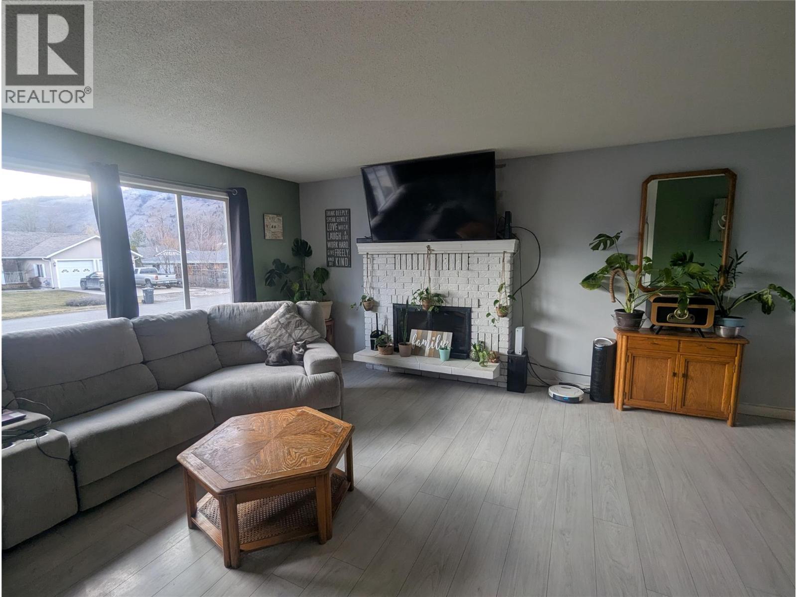 319 Larch Street, Chase