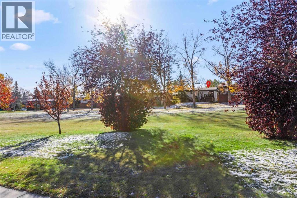 Single Family House Bi-level for Sale in   Braxton Place SW Braeside Calgary 