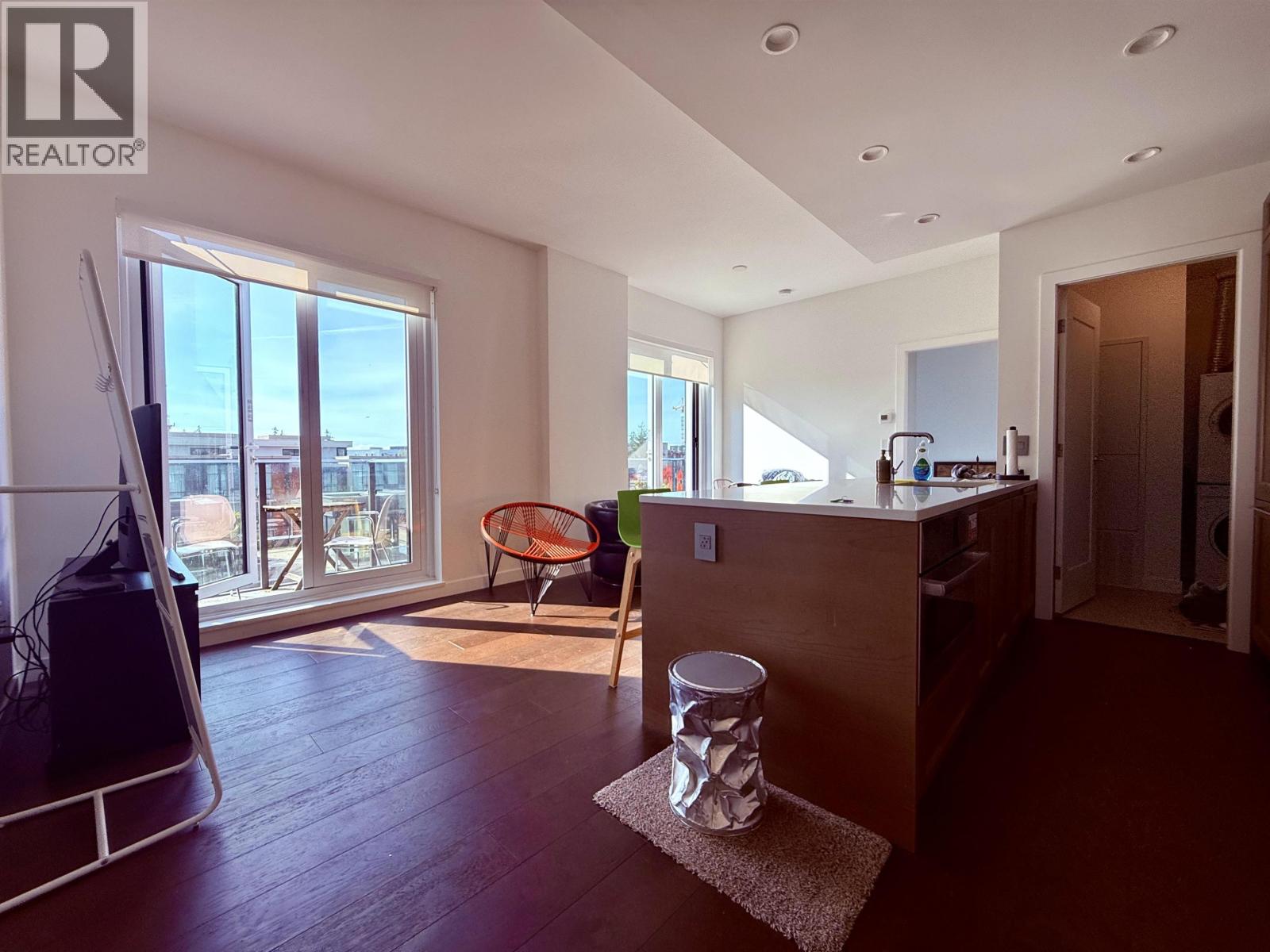 405 5681 BIRNEY Avenue - main photo