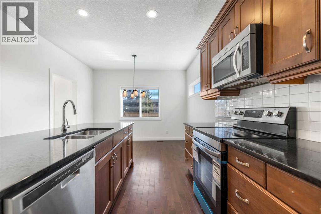 1006 Shantz Place - Photo 5 of 22, Crossfield, Alberta