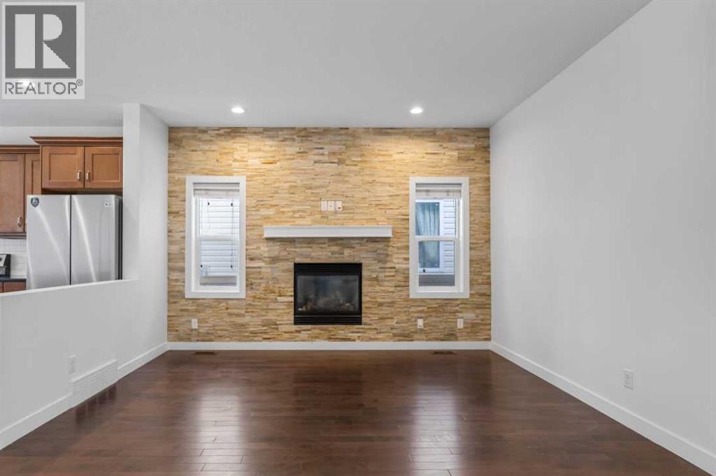 1006 Shantz Place - Photo 3 of 22, Crossfield, Alberta