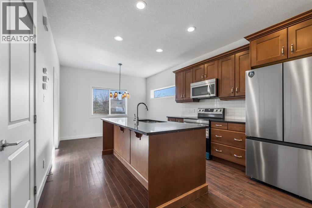 1006 Shantz Place - Photo 4 of 22, Crossfield, Alberta