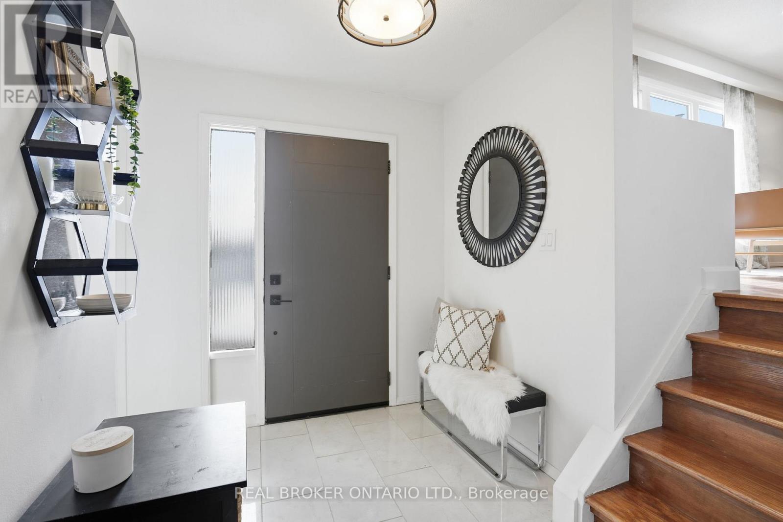 14 BASIN CRESCENT - Photo 5 of 50, Hamilton (Berrisfield), Ontario