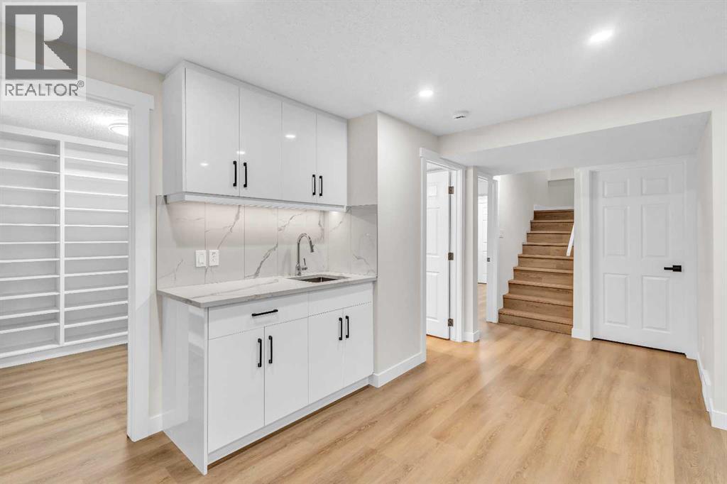 Single Family House for Sale in  Springbank Place SW Springbank Hill Calgary 