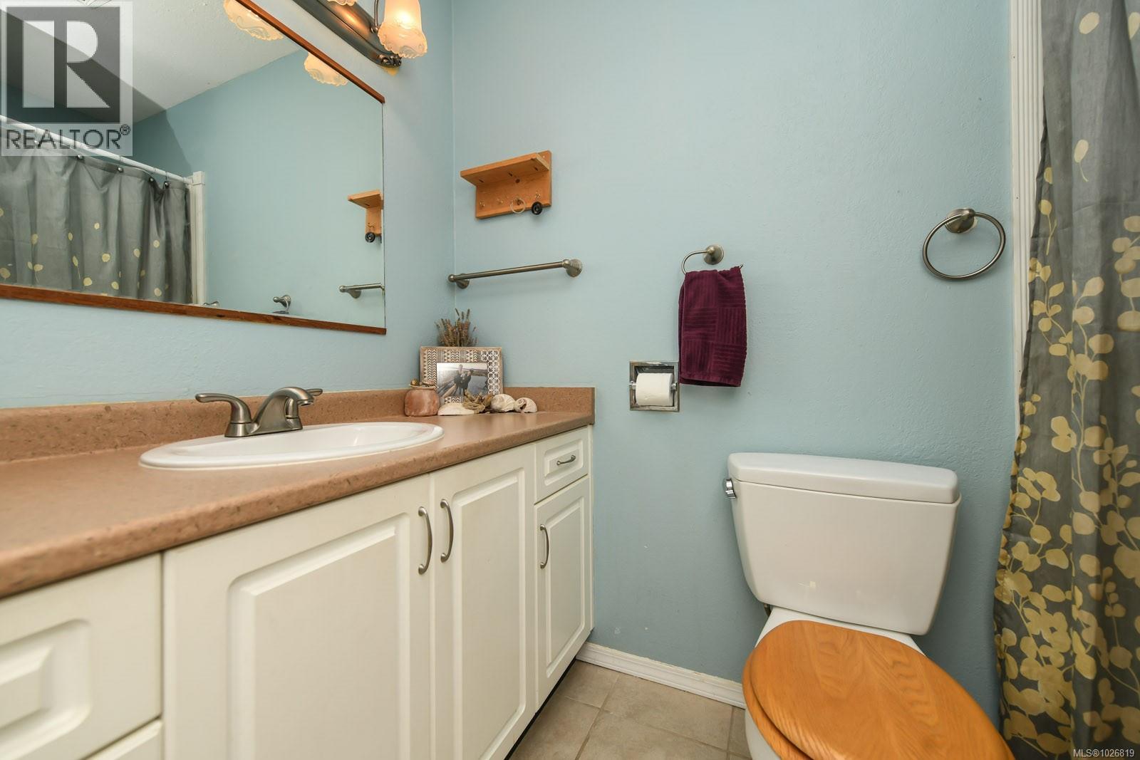 2 1720 13th St, Courtenay