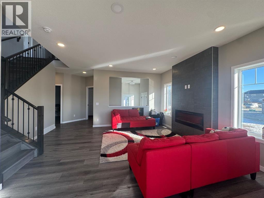 Single Family House for Sale in  Lucas Gardens NW Livingston Calgary 