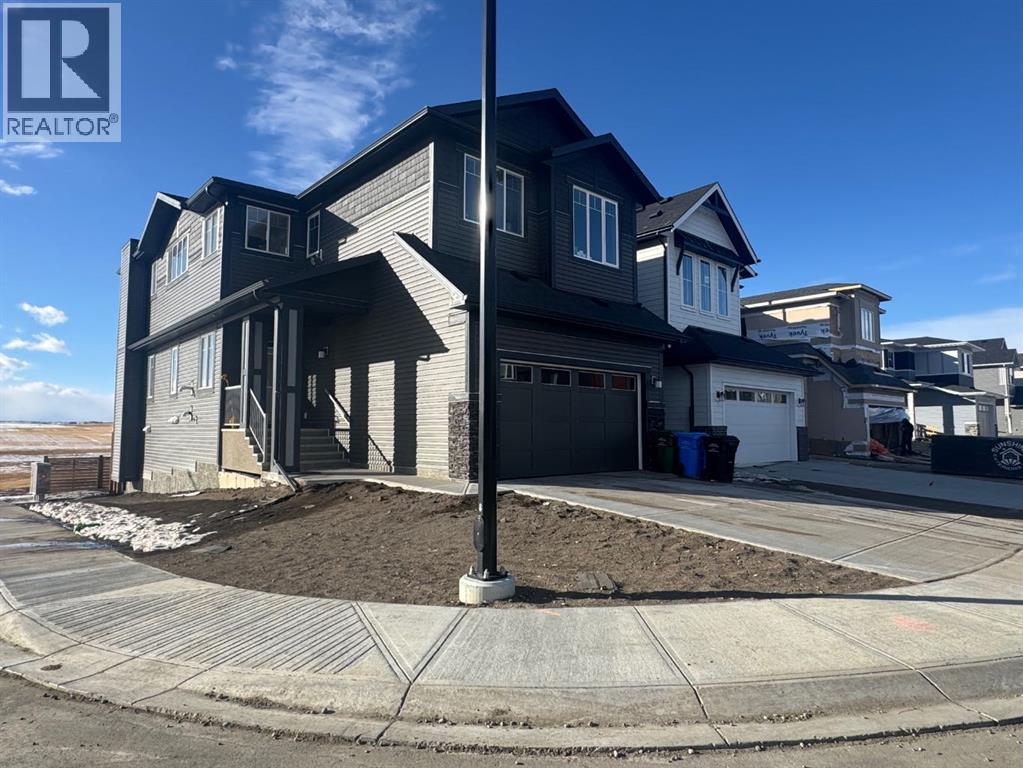 200 Lucas Gardens NW, Calgary, Alberta