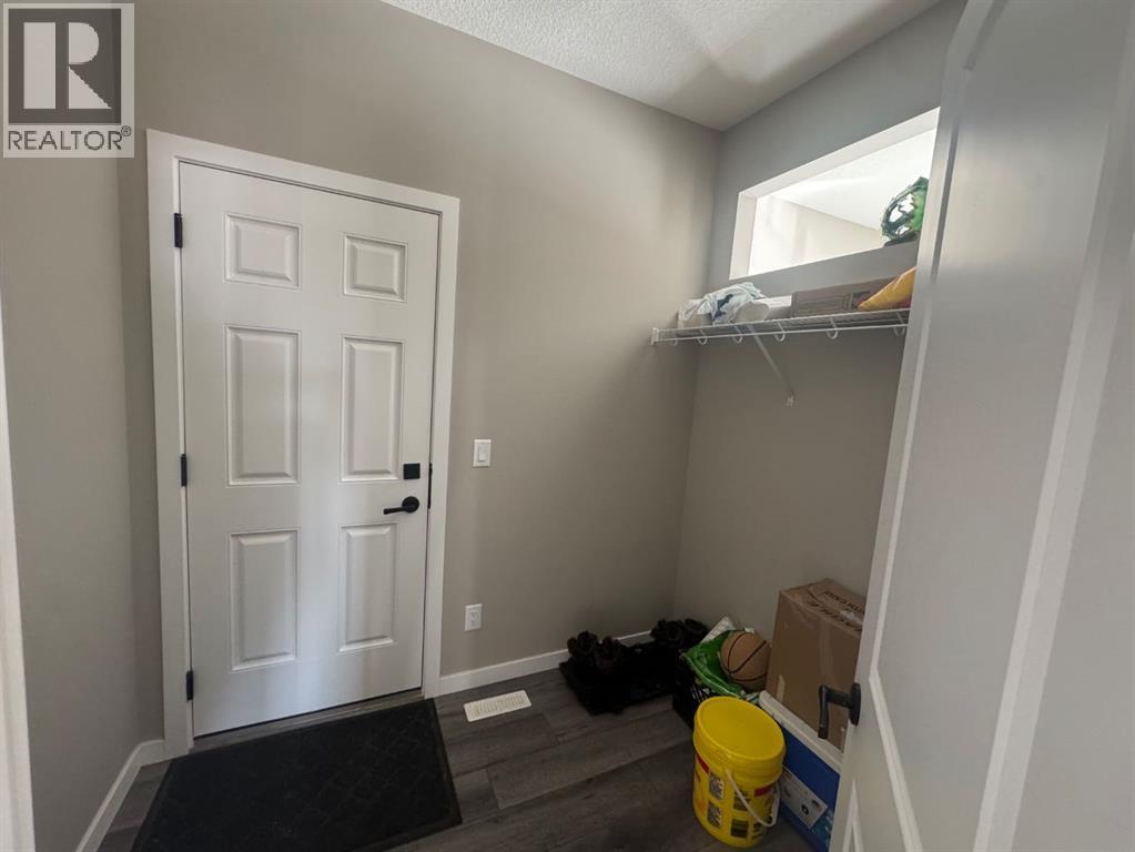 Single Family House for Sale in  Lucas Gardens NW Livingston Calgary 