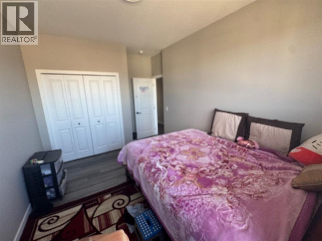 Single Family House for Sale in  Lucas Gardens NW Livingston Calgary 