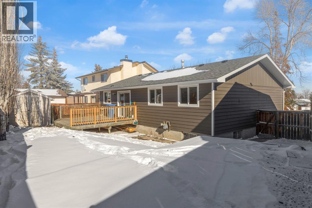 Single Family House Bungalow for Sale in  Berwick Place NW Beddington Heights Calgary 