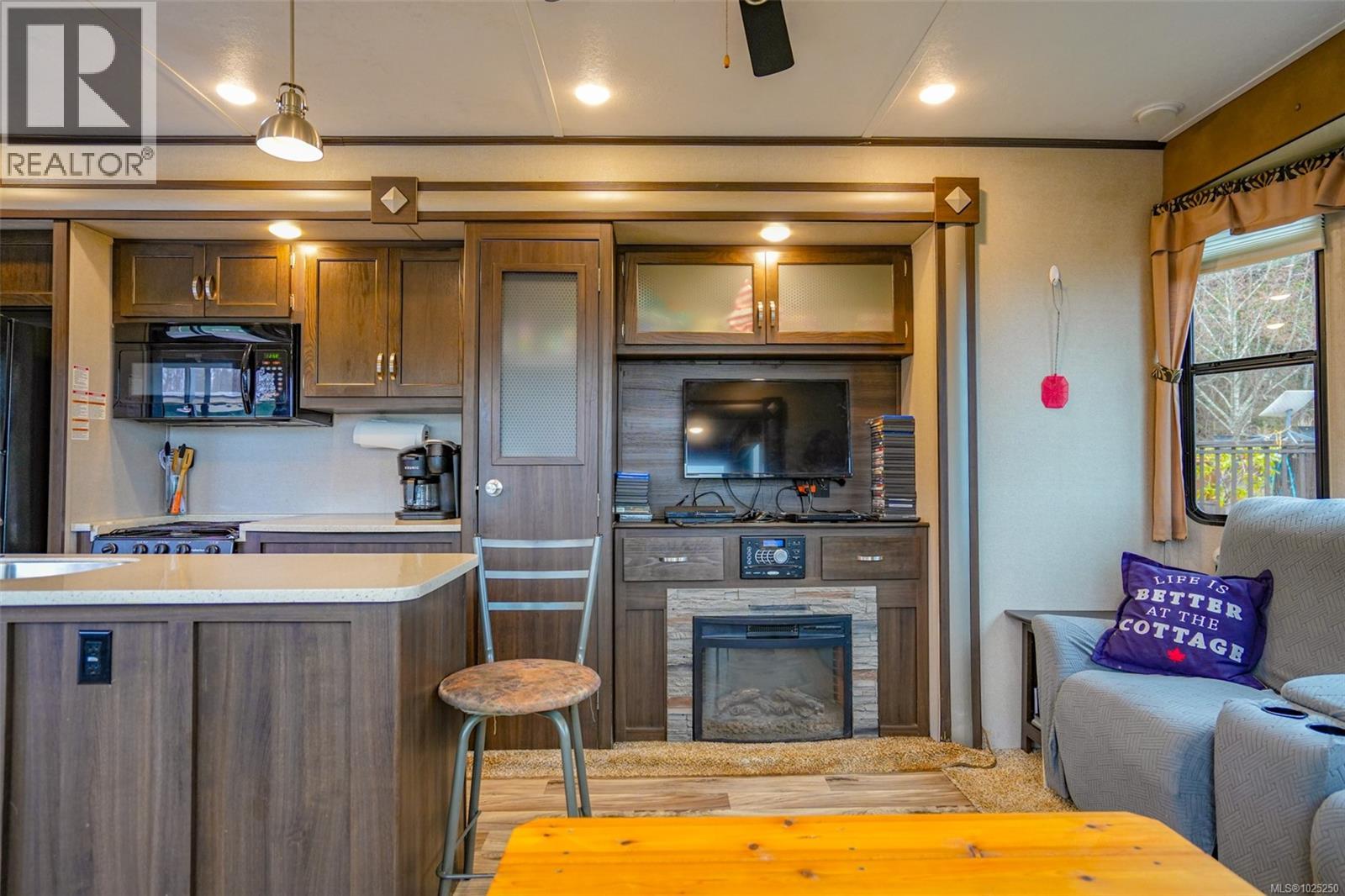 1185 Second Ave, Ucluelet