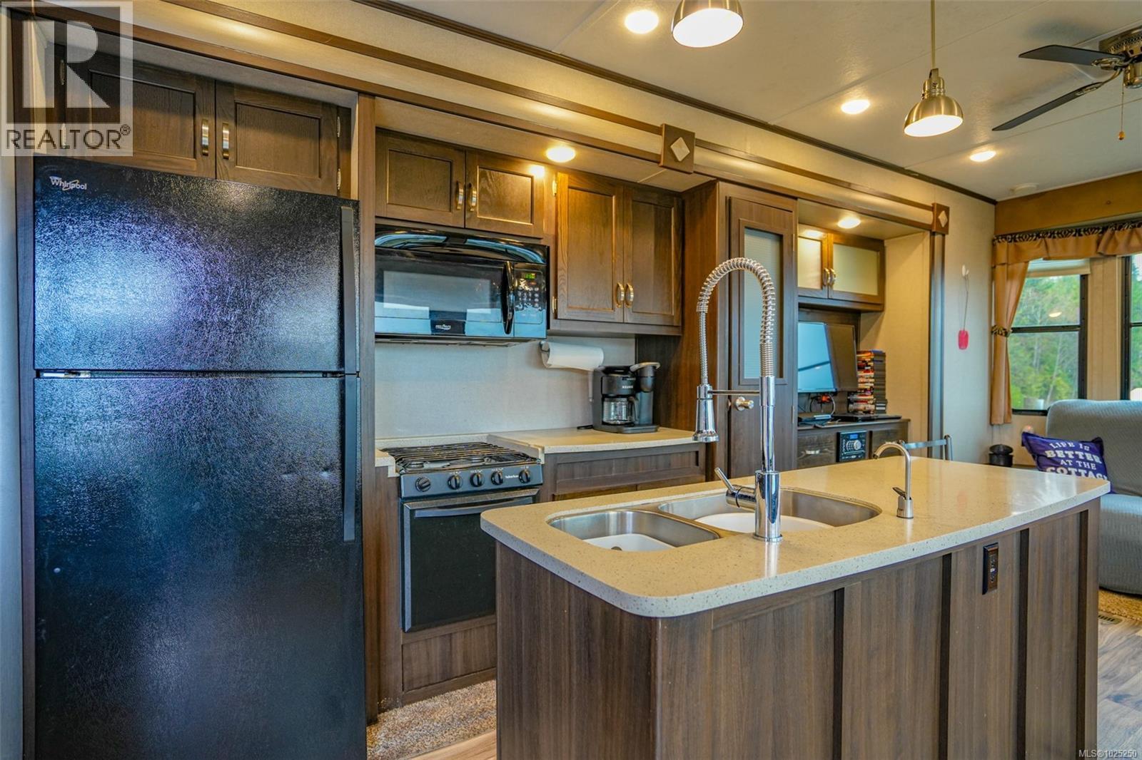 1185 Second Ave, Ucluelet