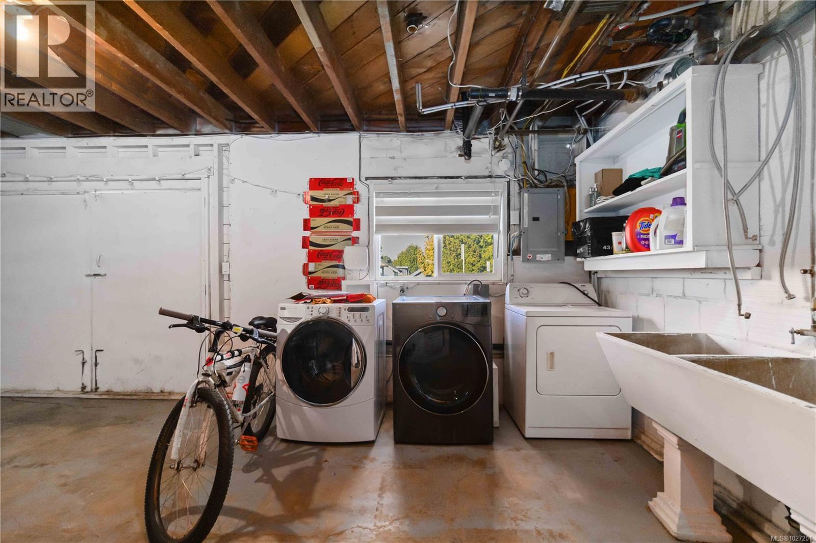 3104-3106 Richmond Rd, Saanich