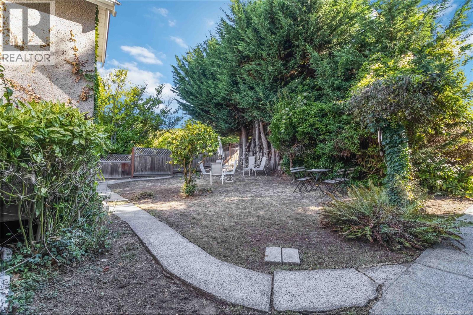 3104-3106 Richmond Rd, Saanich