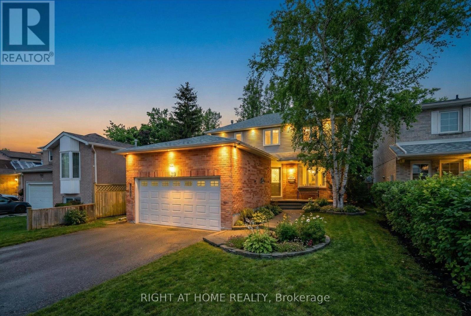 39 DEVONDALE STREET - Photo 3 of 35, Clarington (Courtice), Ontario