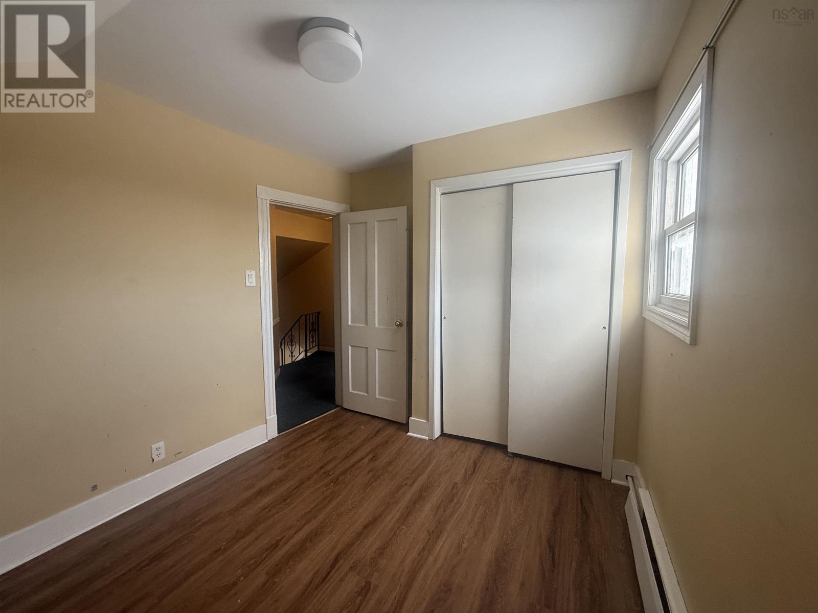 Property 6 of 10 of 3464 Warren Ave