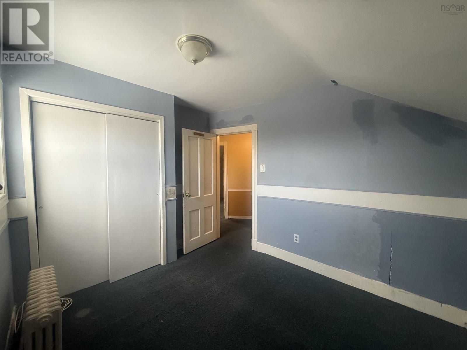 Property 8 of 10 of 3464 Warren Ave