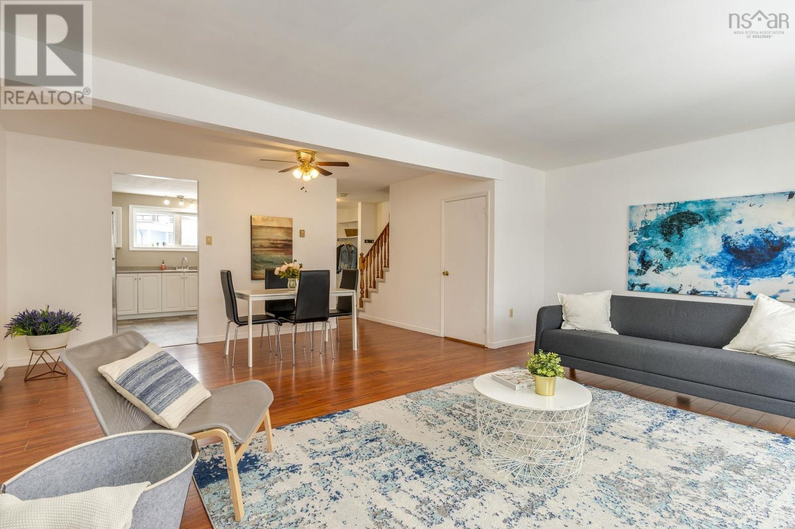 Property 16 of 39 of 87 Chameau Crescent