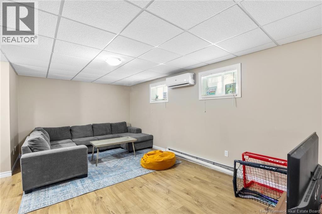 173 WIGGINS DRIVE - 35