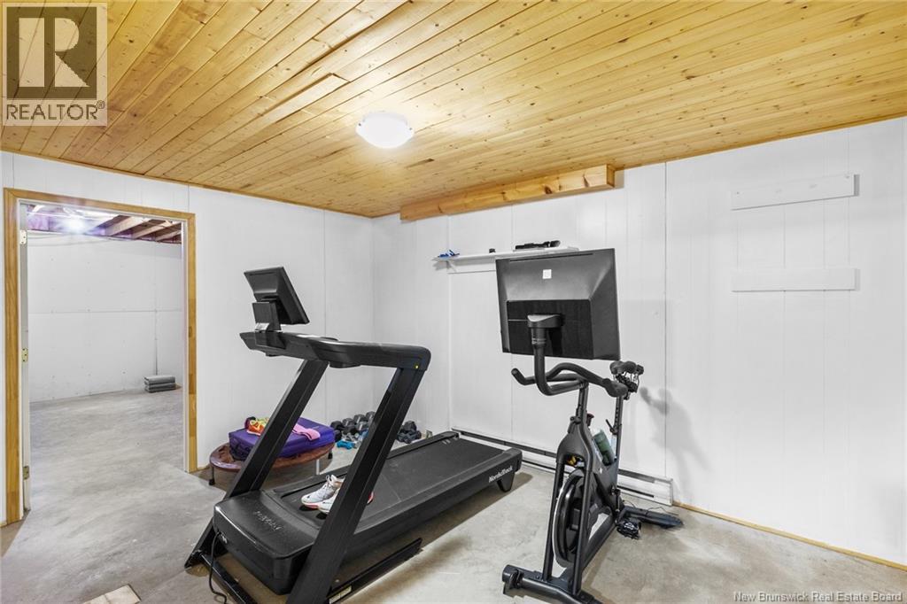 173 WIGGINS DRIVE - 41