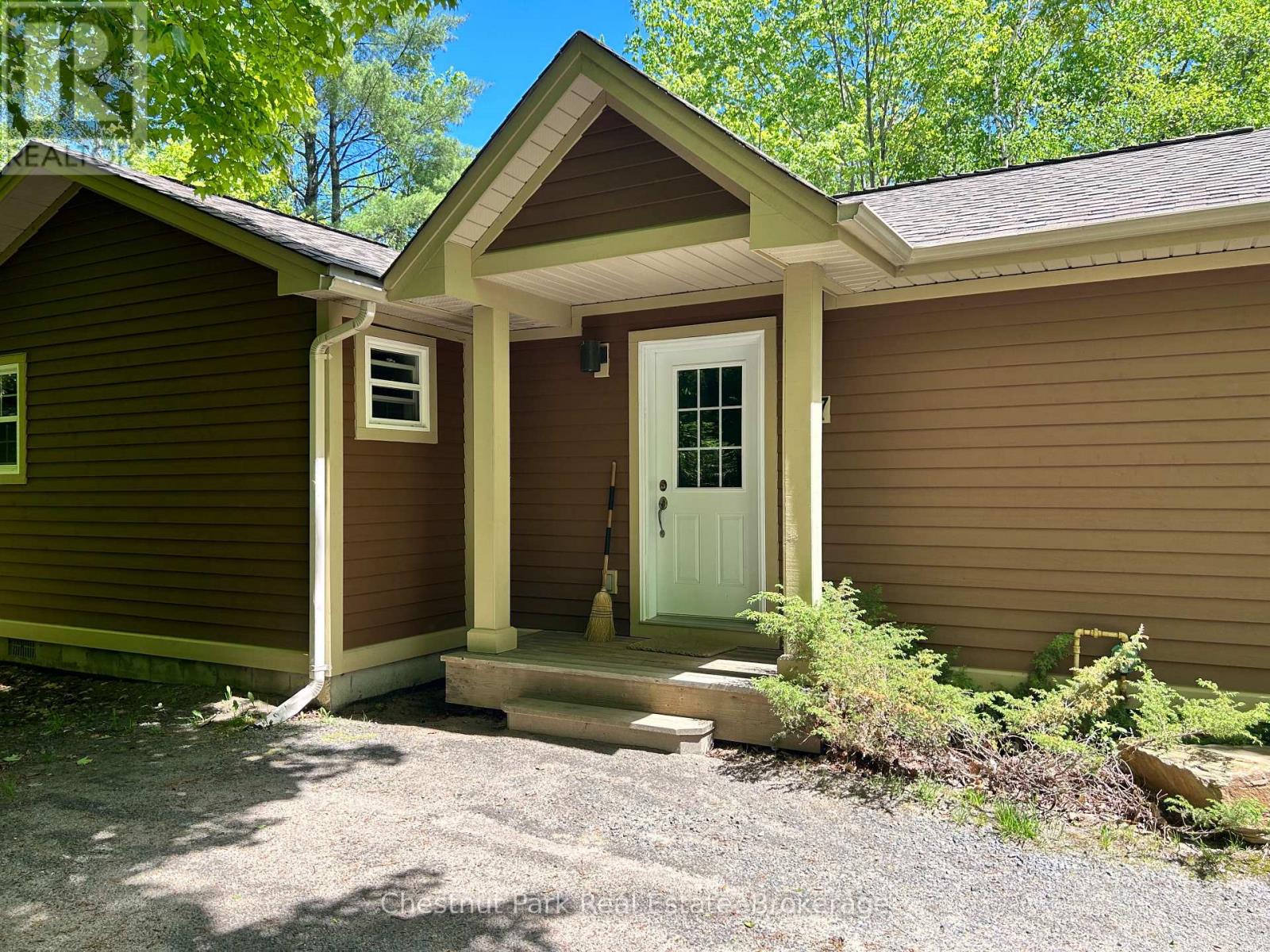 #107-3 1052 RAT BAY ROAD - 3