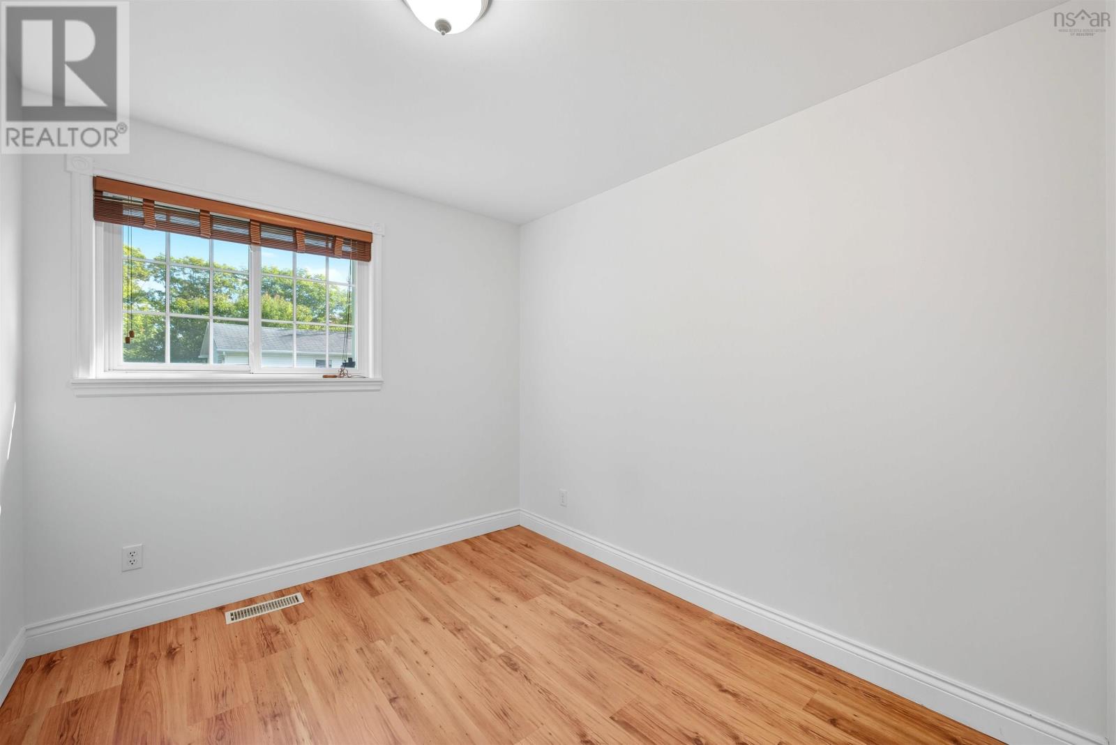 Property 20 of 50 of 206 Lakeview Road