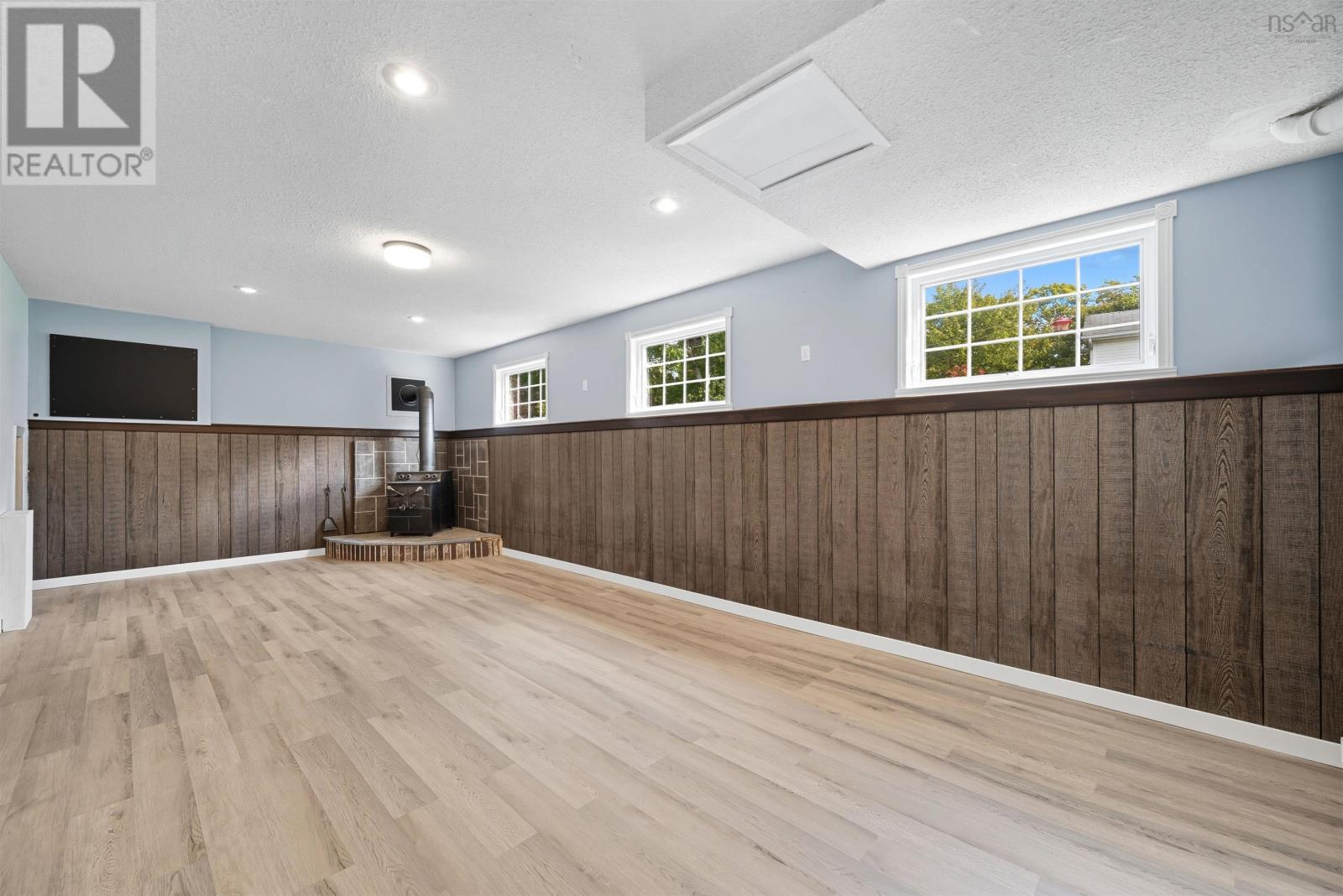 Property 29 of 50 of 206 Lakeview Road