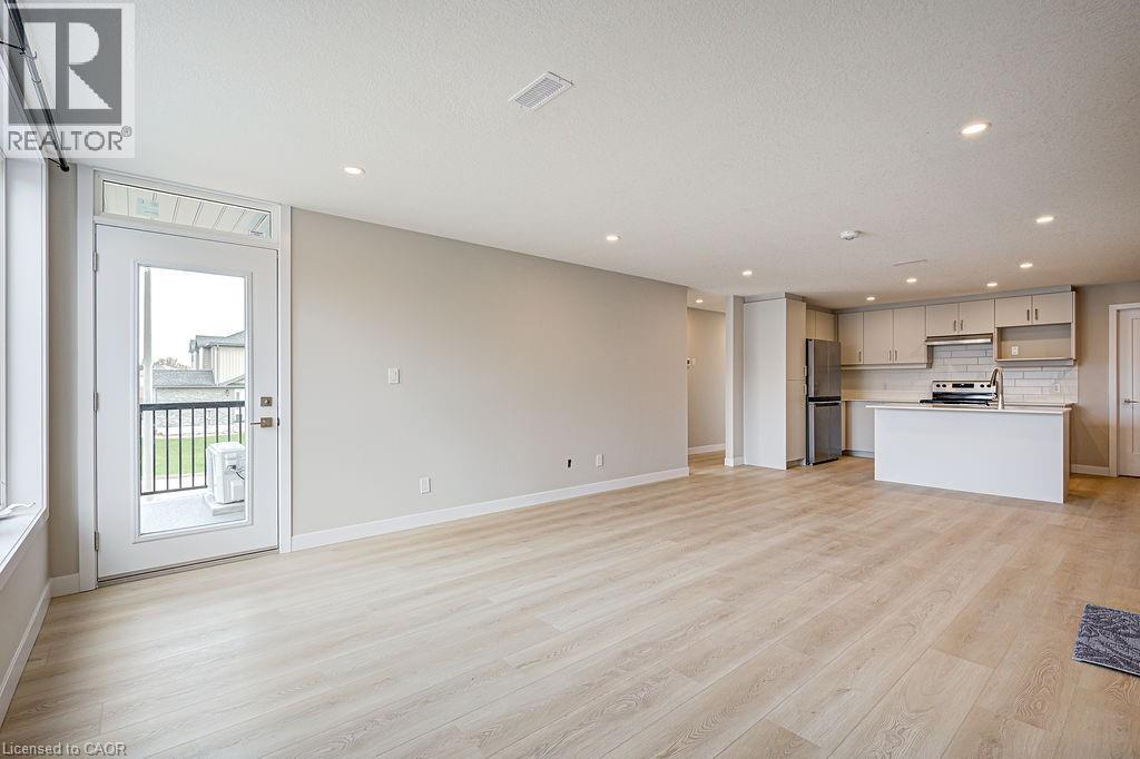 166 ASTOR Crescent Unit# 203 - Photo 5 of 31, New Hamburg, Ontario