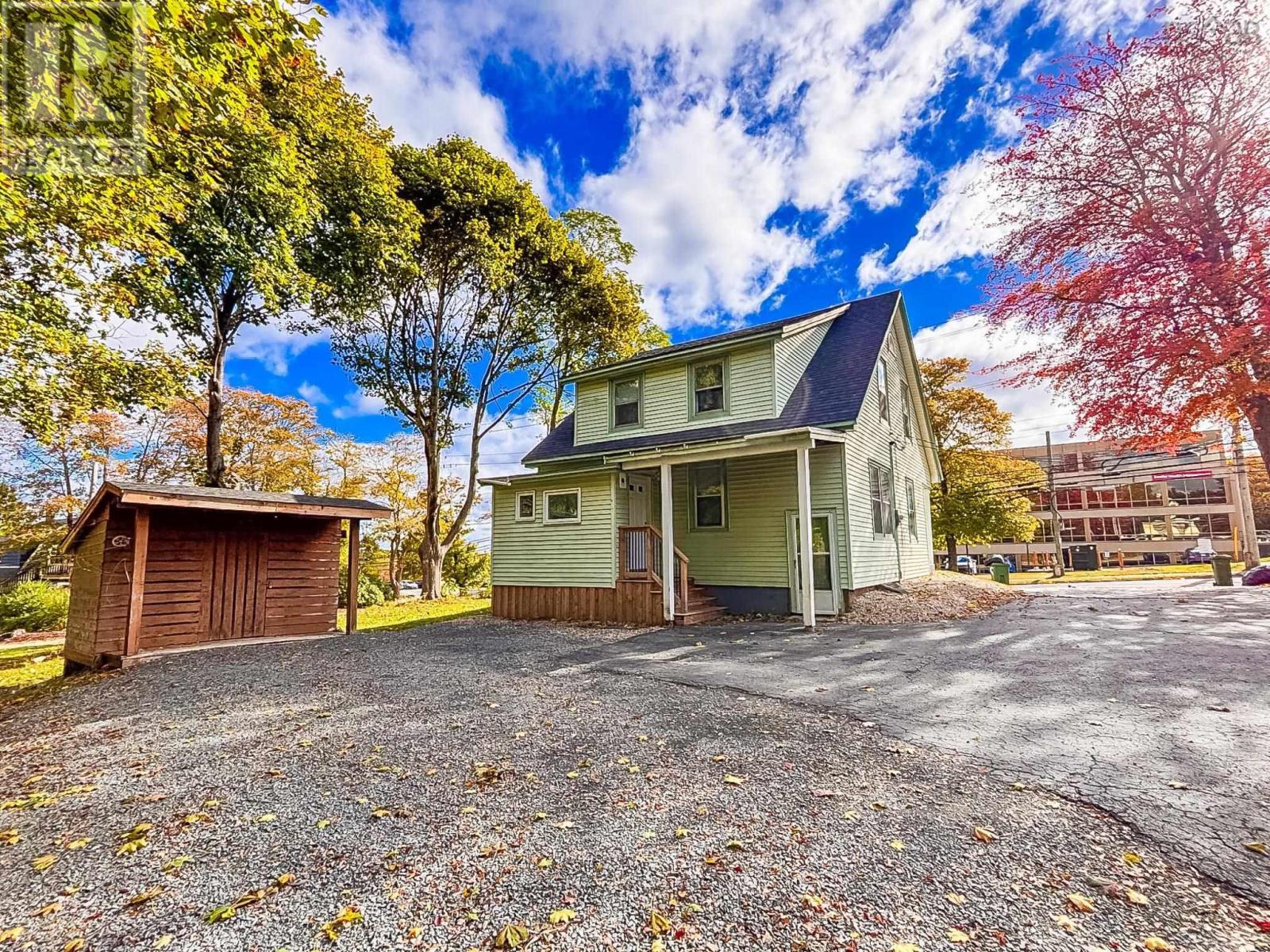 Property 4 of 31 of 186 Dufferin Street