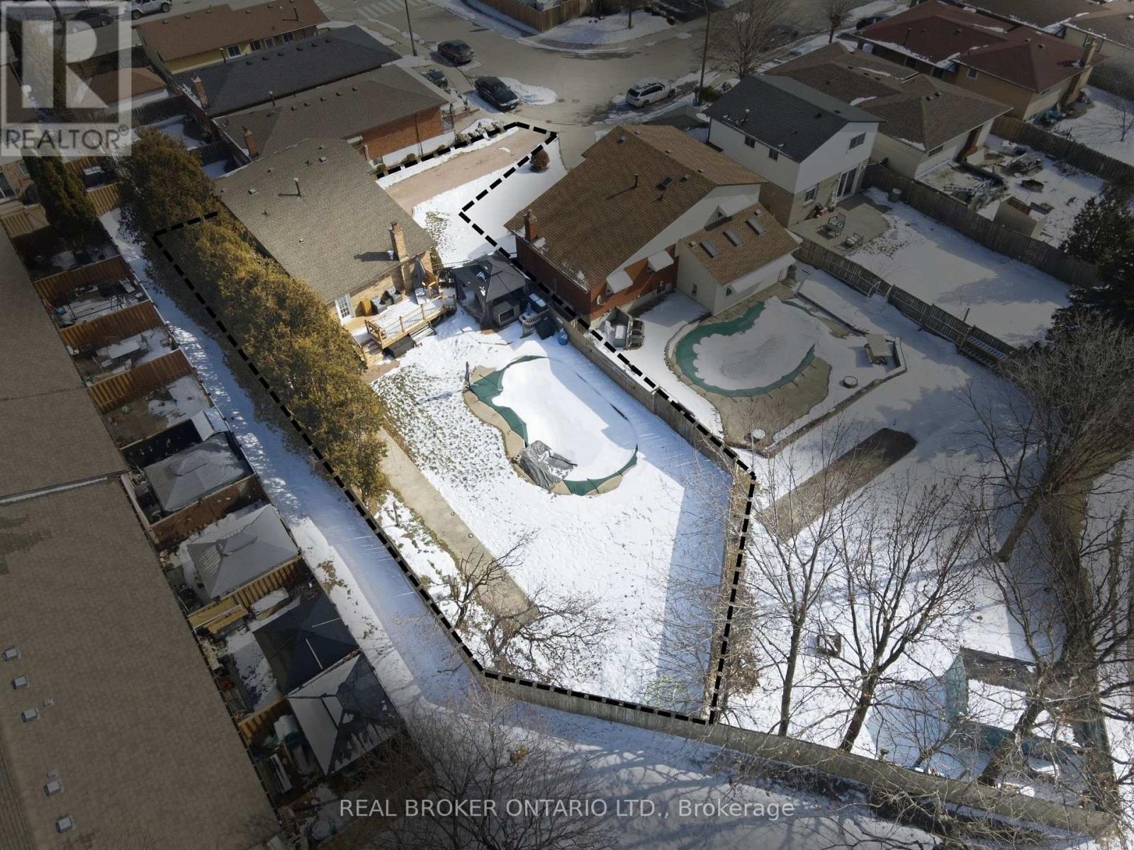 14 BASIN CRESCENT - Photo 3 of 50, Hamilton (Berrisfield), Ontario