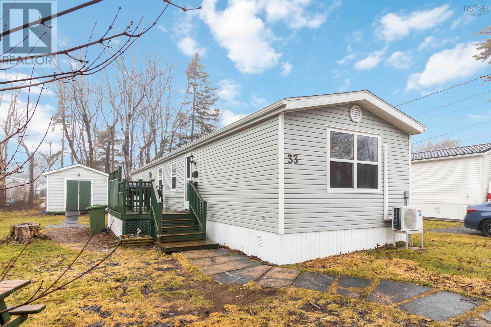 Property photo of 33 Elcona Avenue