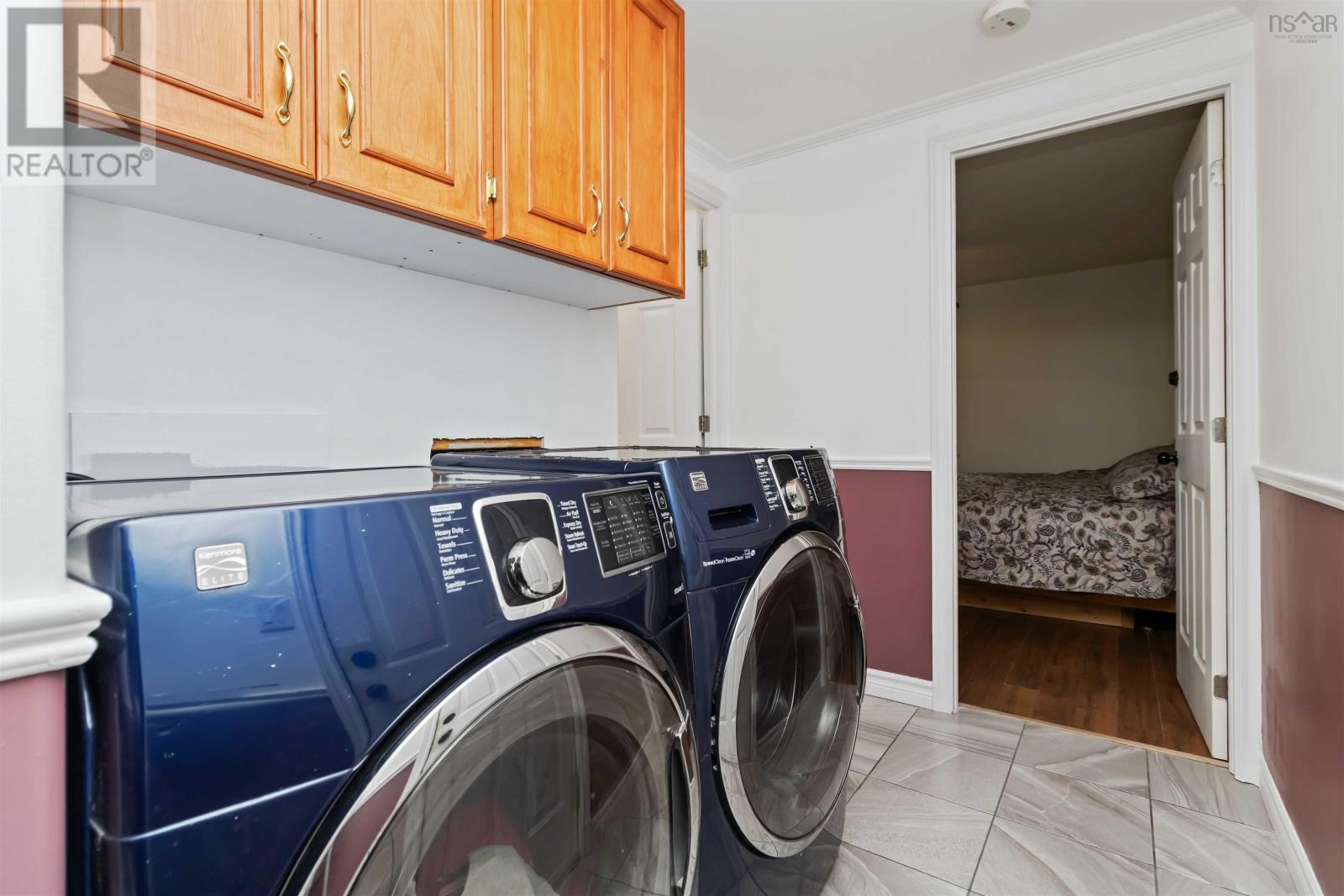 Property 25 of 30 of 33 Elcona Avenue