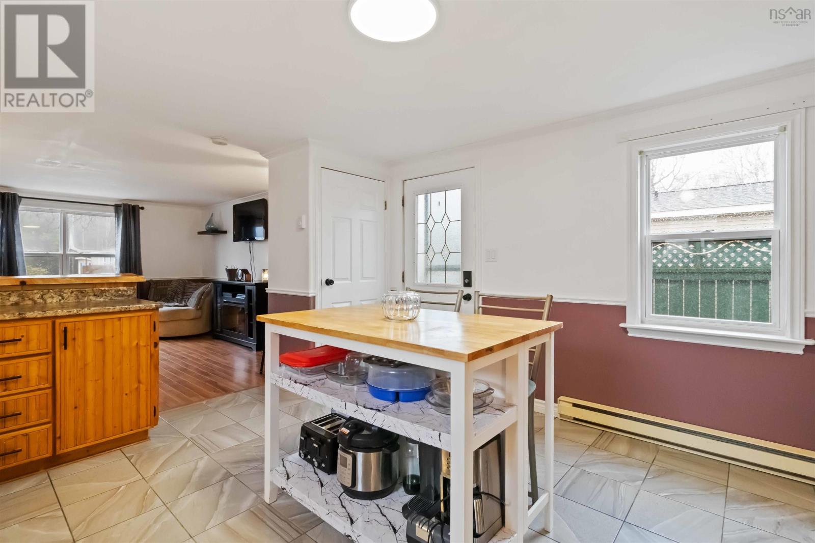 Property 12 of 30 of 33 Elcona Avenue