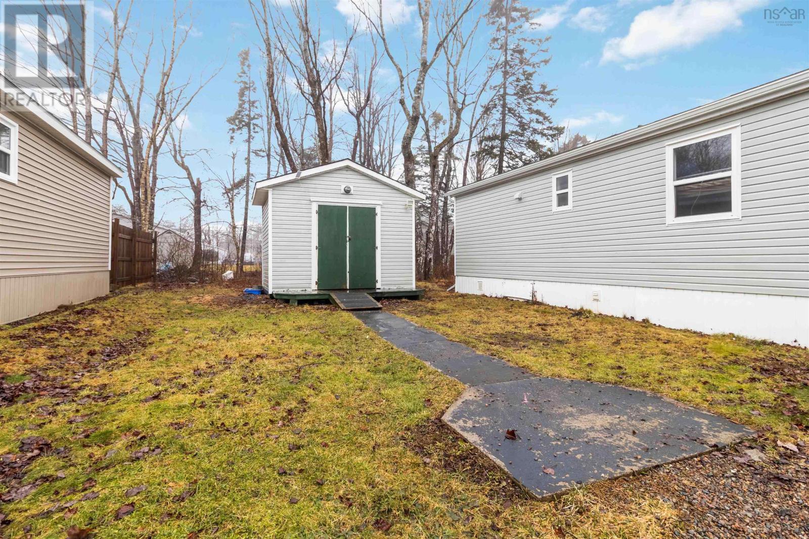 Property 27 of 30 of 33 Elcona Avenue