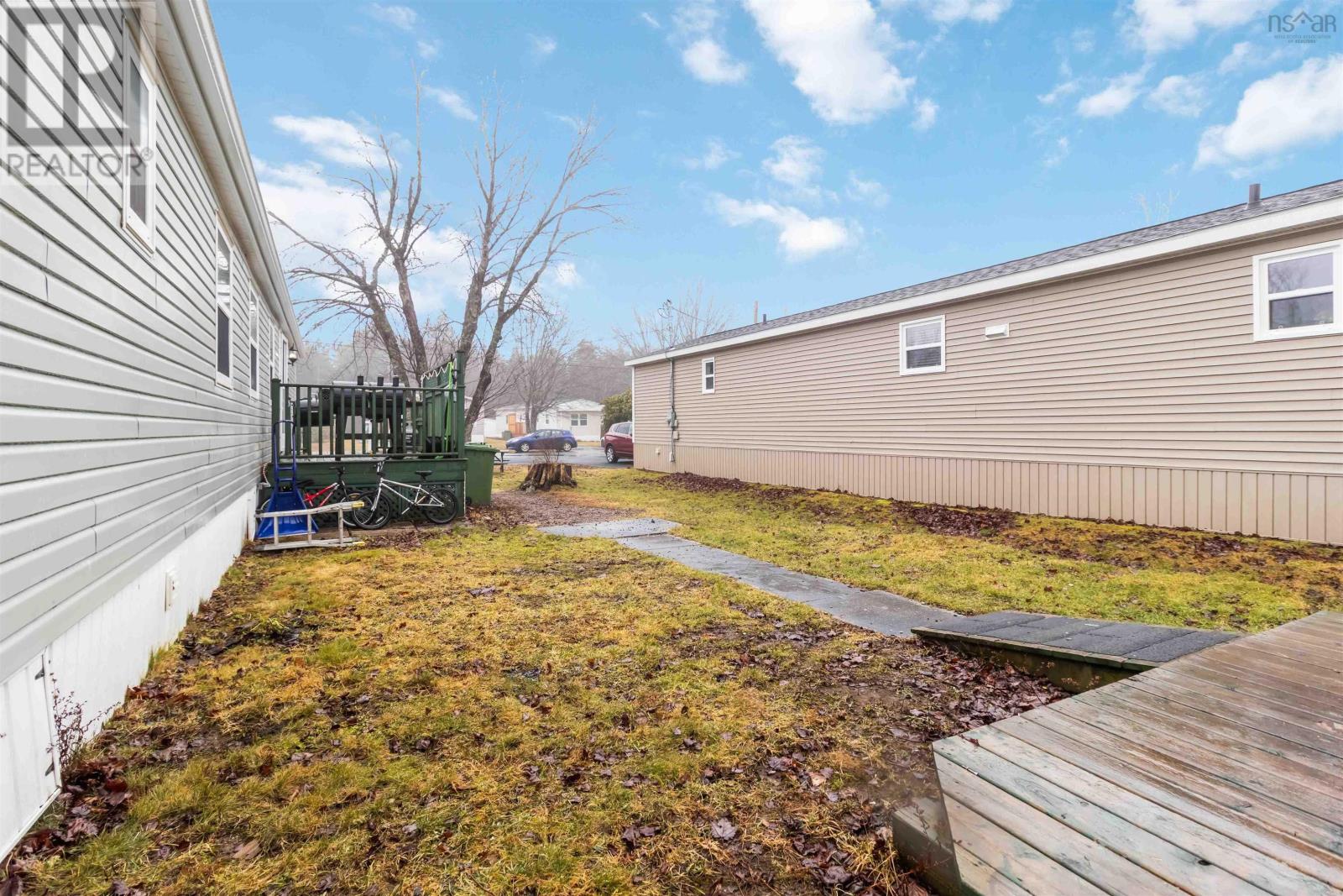 Property 30 of 30 of 33 Elcona Avenue