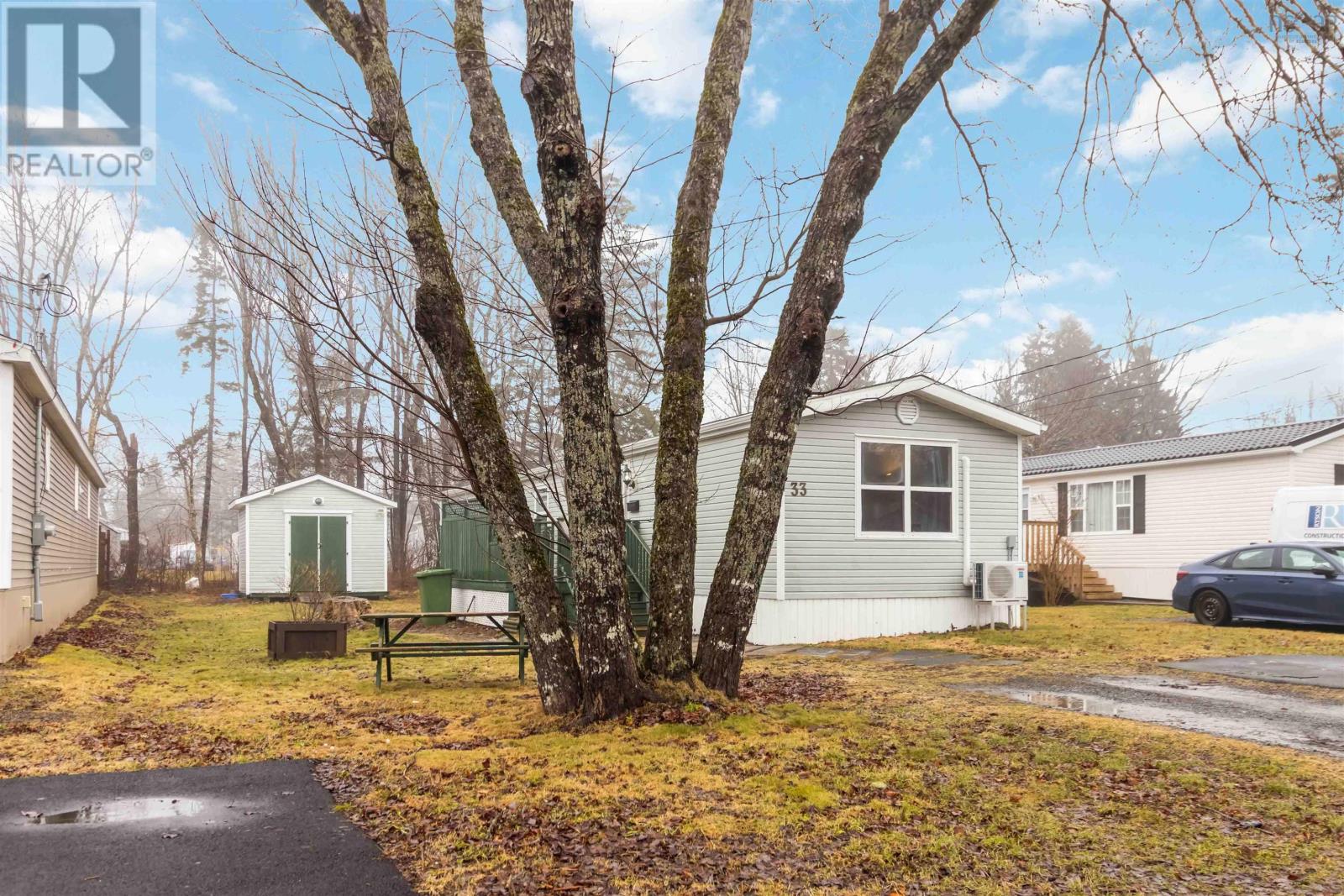 Property 3 of 30 of 33 Elcona Avenue