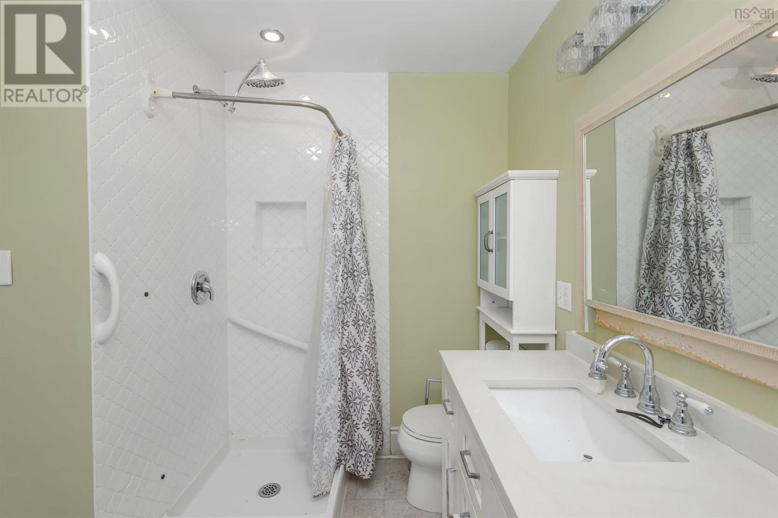 Property 32 of 34 of 194 Park Street