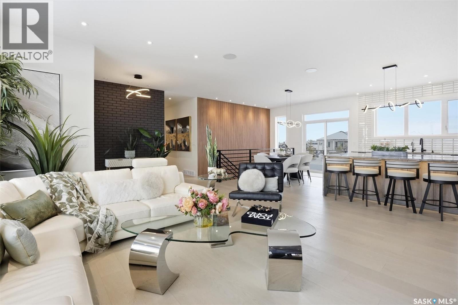 225 EDGEMONT CRESCENT - 6