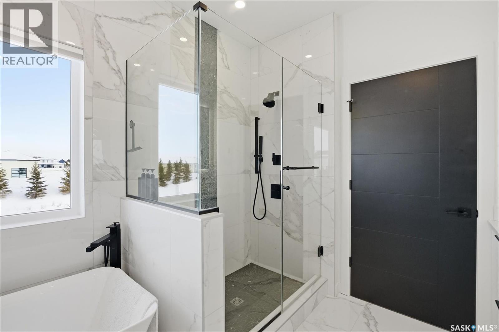 225 EDGEMONT CRESCENT - 23