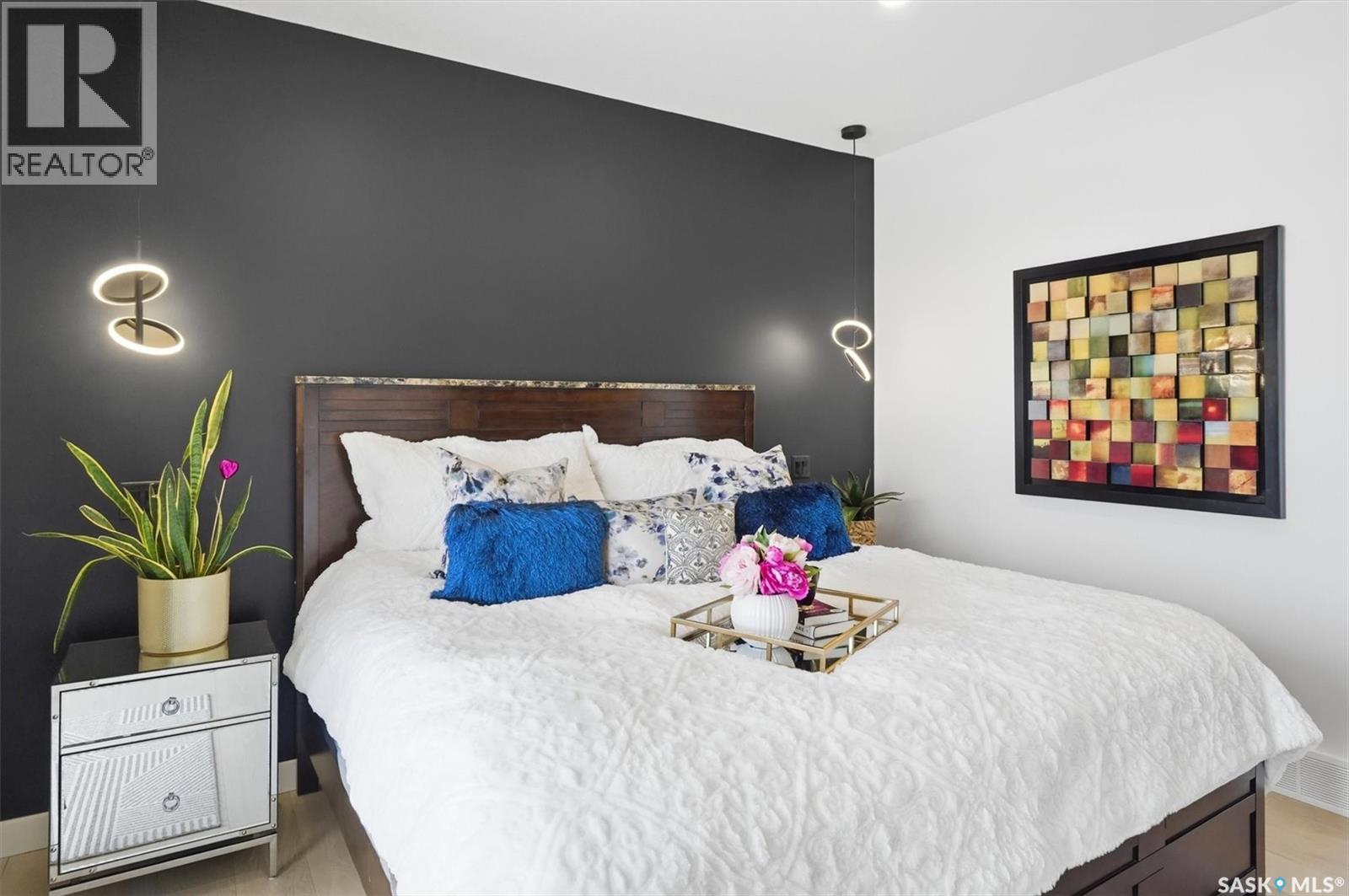 225 EDGEMONT CRESCENT - 19