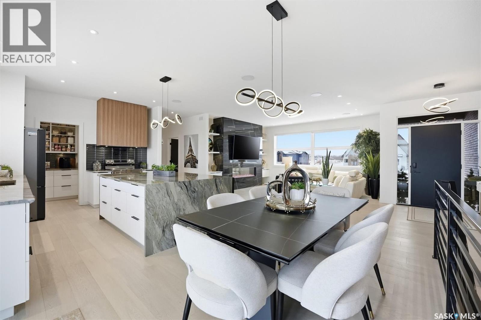 225 EDGEMONT CRESCENT - 18