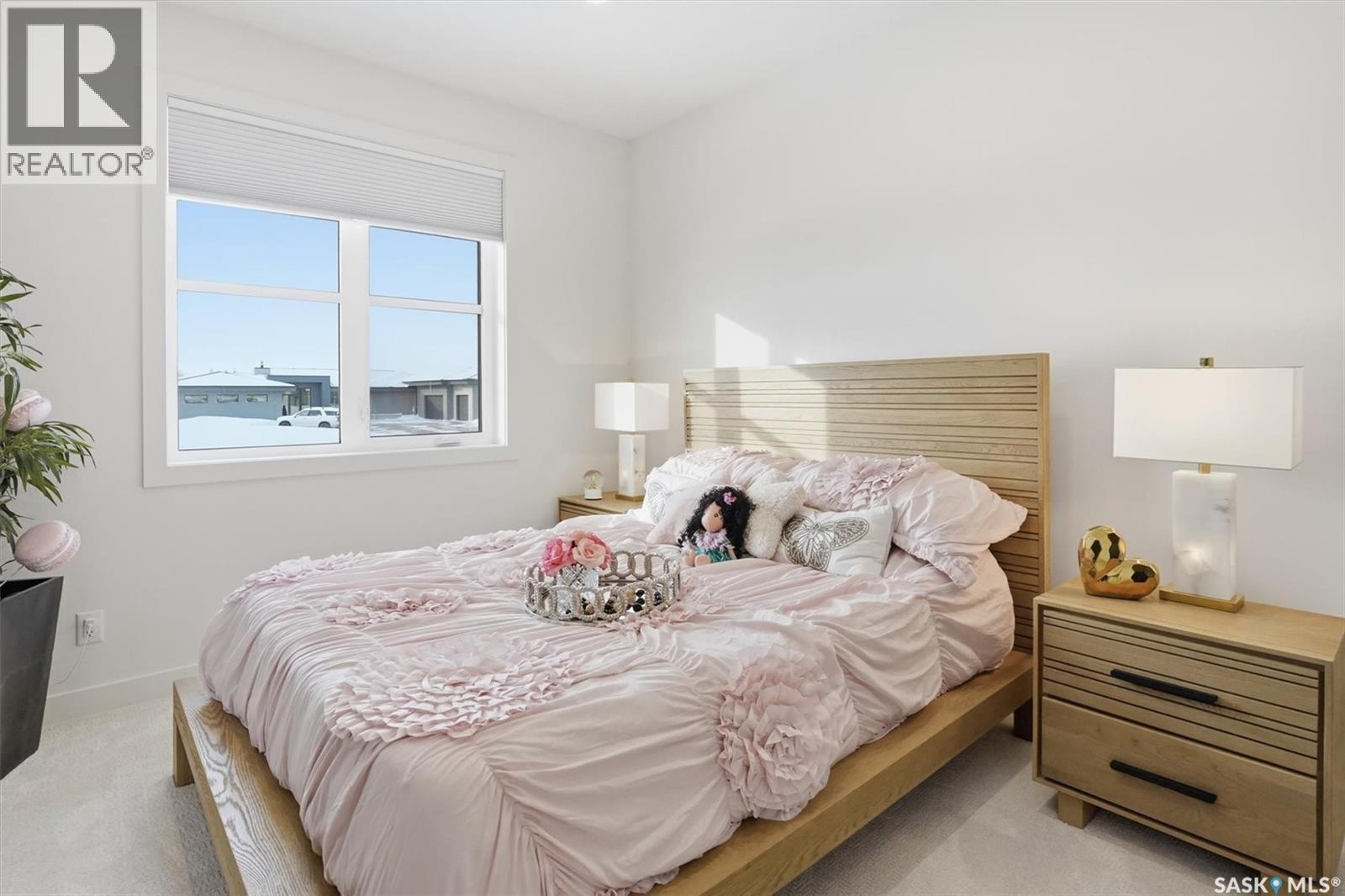 225 EDGEMONT CRESCENT - 26