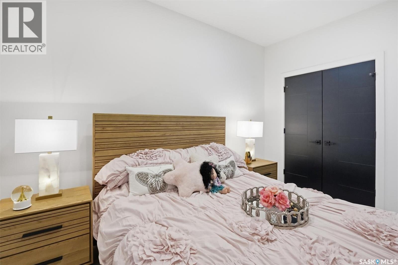 225 EDGEMONT CRESCENT - 27