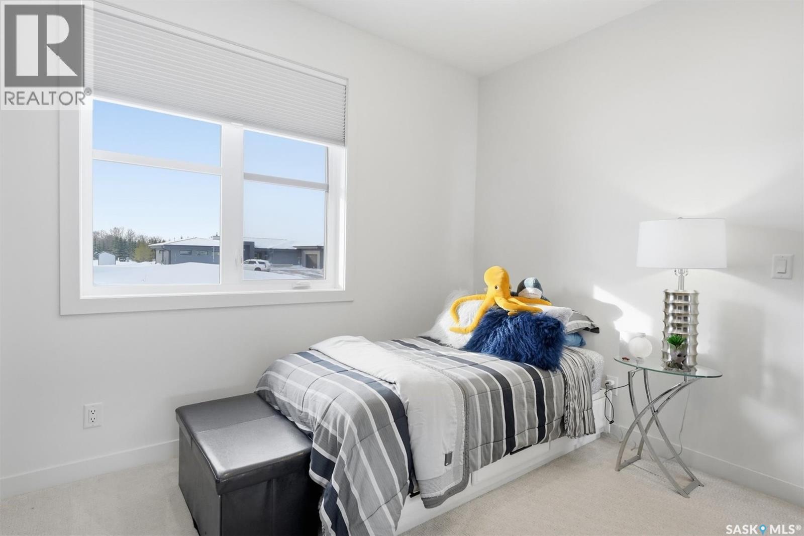 225 EDGEMONT CRESCENT - 30