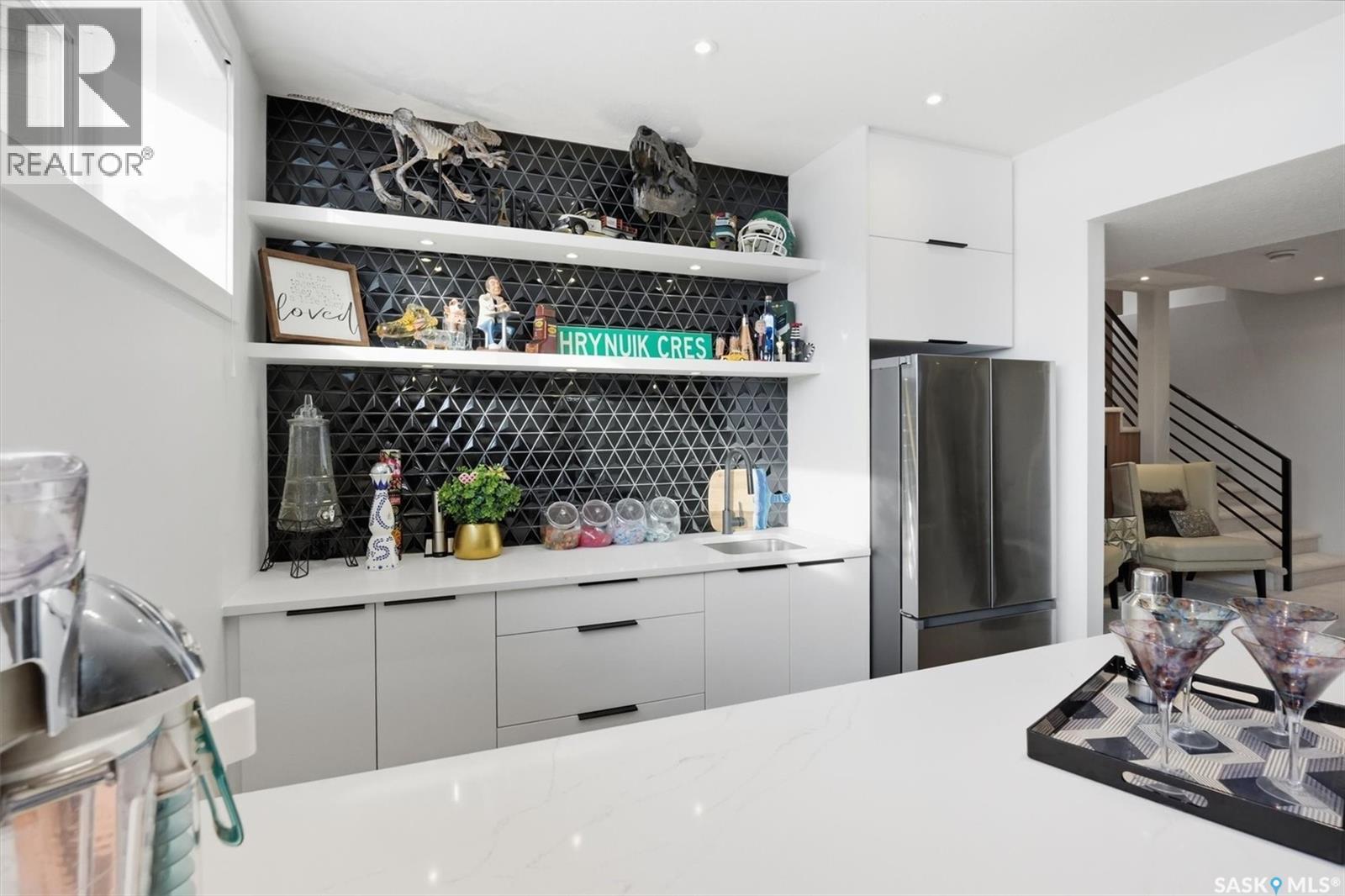 225 EDGEMONT CRESCENT - 38